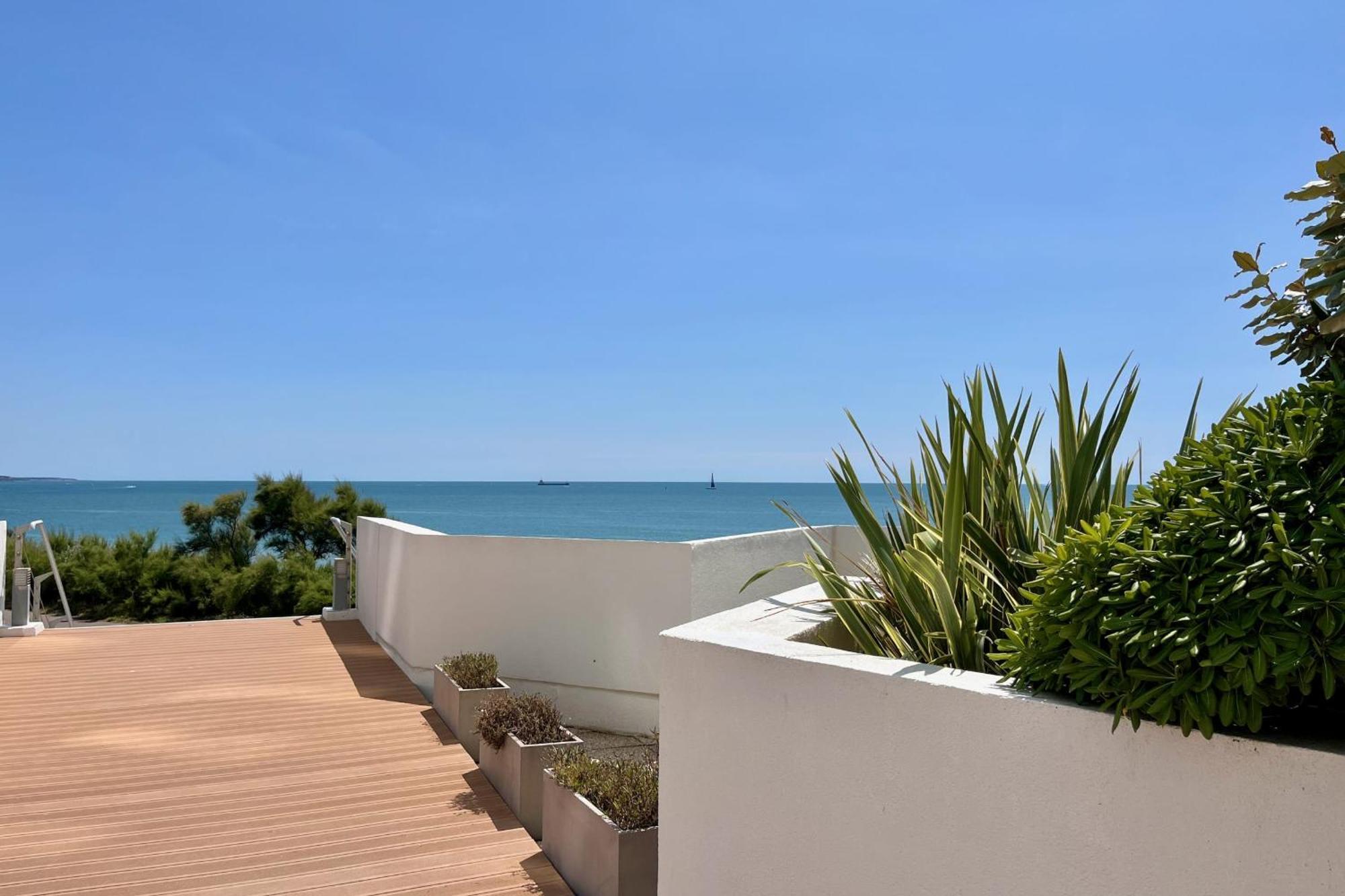 Vue Imprenable Sur L'ocean & Piscine Naturelle Apartment